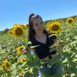 Meet your Posher, Julia